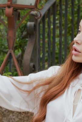 (WowGirls) 17 de agosto de 2025 – Megan Murkovski – Despertando Selfies (61P)