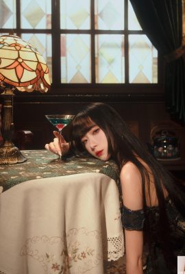 A figura fria, morena e esbelta exala atração fatal no início da manhã, tornando as pessoas incapazes de se desvencilhar! (15P)