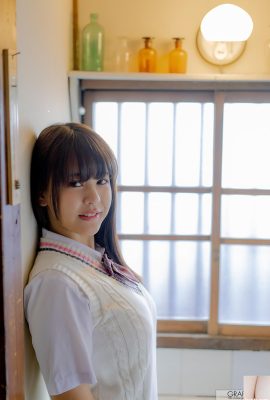 (Ximi Yuki) Uma garota voluptuosa com corpo gostoso, corpo redondo e lindos seios expostos (26P)